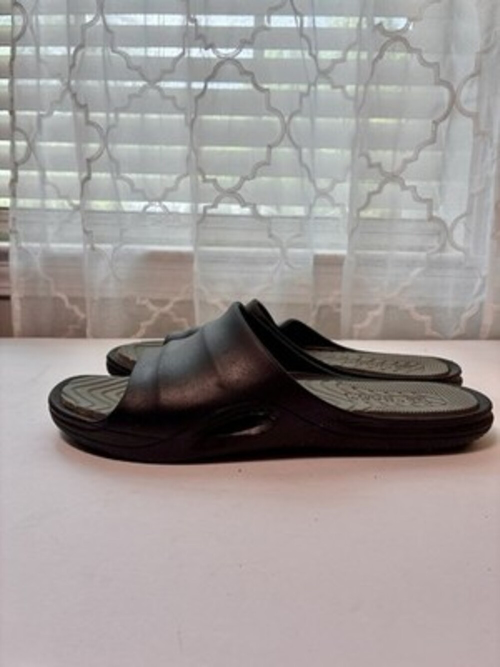 Roxoni Men's Athletic Slip-On Sandals Size 11 Black Excellent Condition
